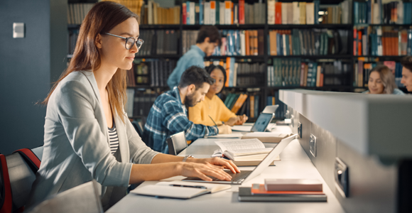 تصویر ارزان ترین لپ تاپ های دانشجویی چه ویژگی هایی دارند ؟