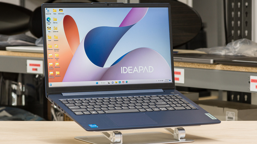 تصویر لپ تاپ مناسب امور مهندسی و دانشجویی از لنوو (مدل Ideapad Slim 3)
